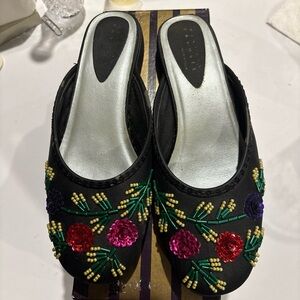Vintage Beaded Floral Slip-On Women's Flats Black with Multicolor Embroidery 7M
